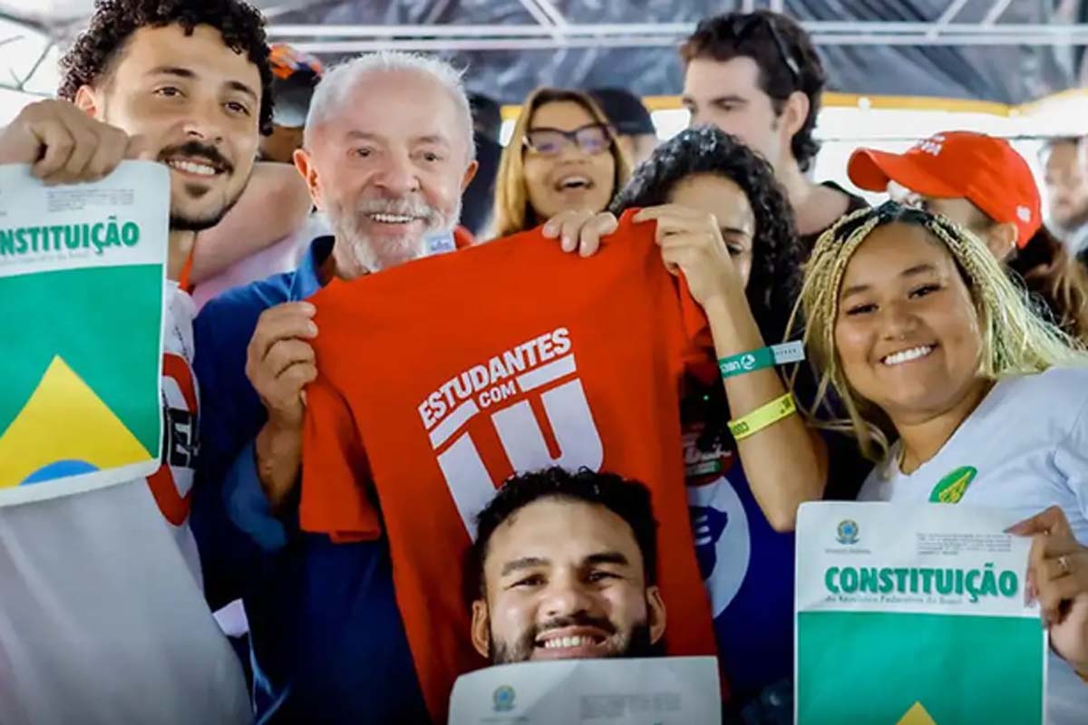 Lula garante versão universitária do “Pé de Meia” caso seja reeleito