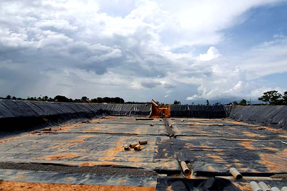 Obras do aterro sanitário continuam em ritmo acelerado; primeira célula deve receber mais de 20 toneladas de lixo diariamente