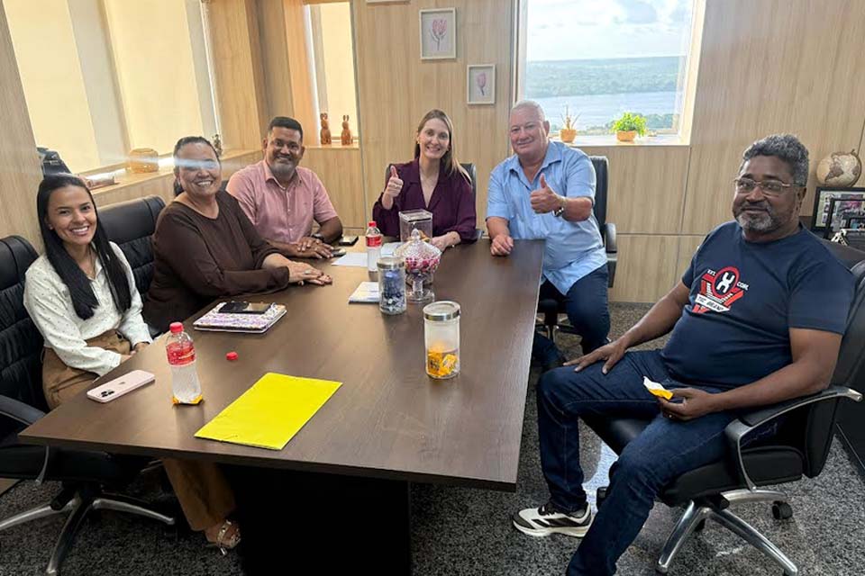 Deputada Gislaine Lebrinha recebe prefeitos e vereadores em agenda na Assembleia Legislativa