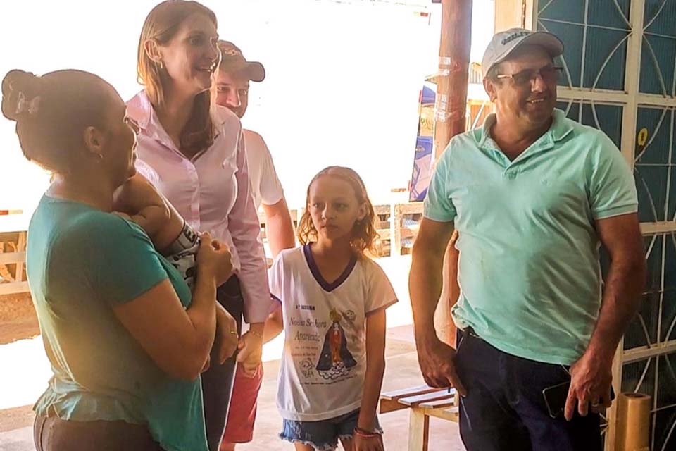 Com dificuldades em estradas e educação moradores de União Bandeirantes apresentam desafios à deputada Lebrinha