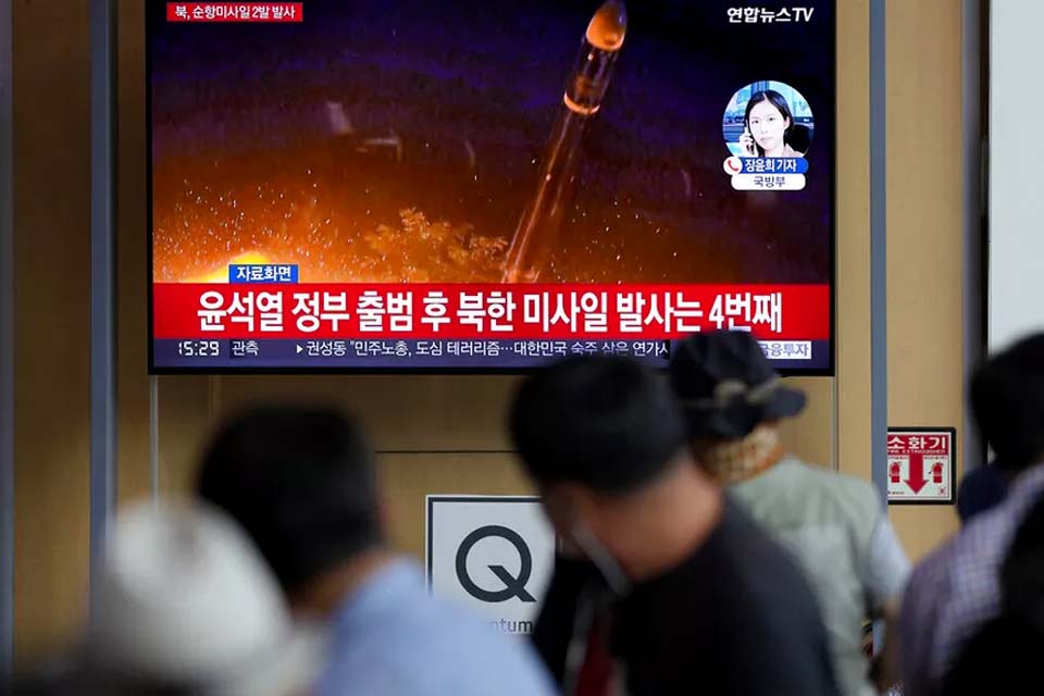 Coreia do Norte dispara dois mísseis de cruzeiro em direção ao mar, diz agência sul-coreana