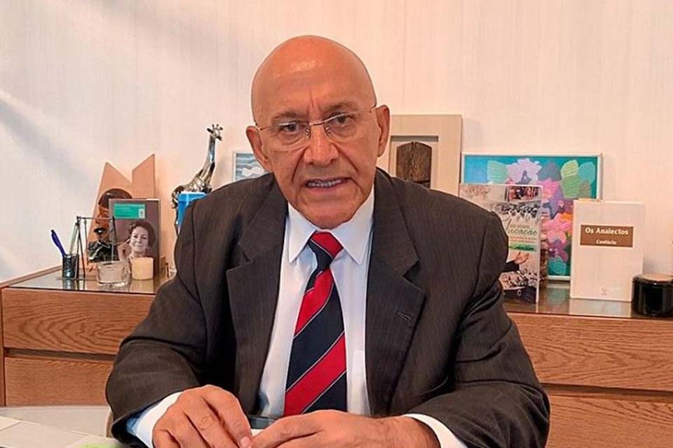 Mais de 2,5 mil mortes em Rondônia e senador resolve falar sobre estilos de máscara em seu blog particular