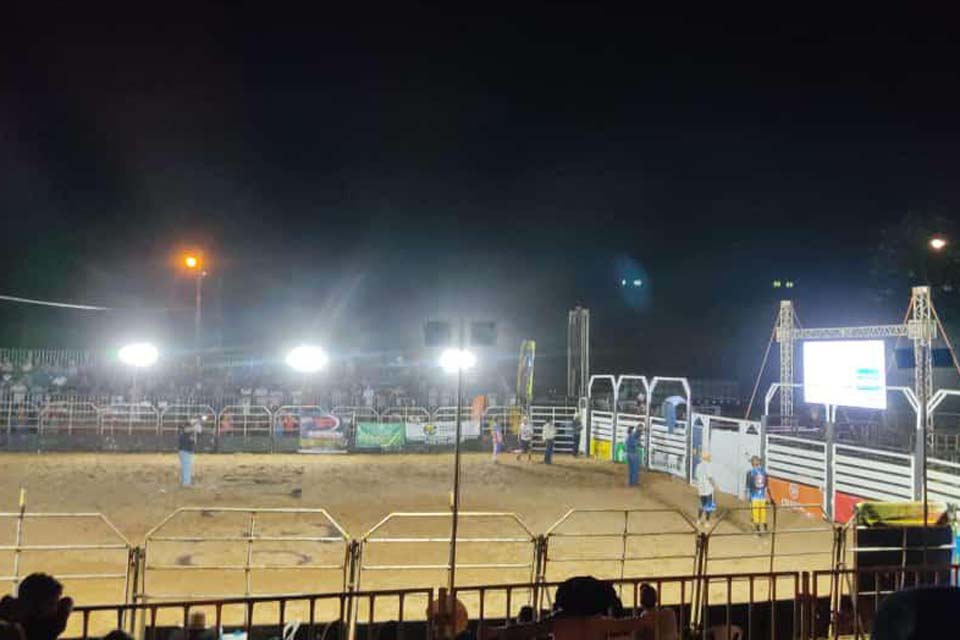 Segunda noite da 1ª Expojorge conta com shows e diversas montarias