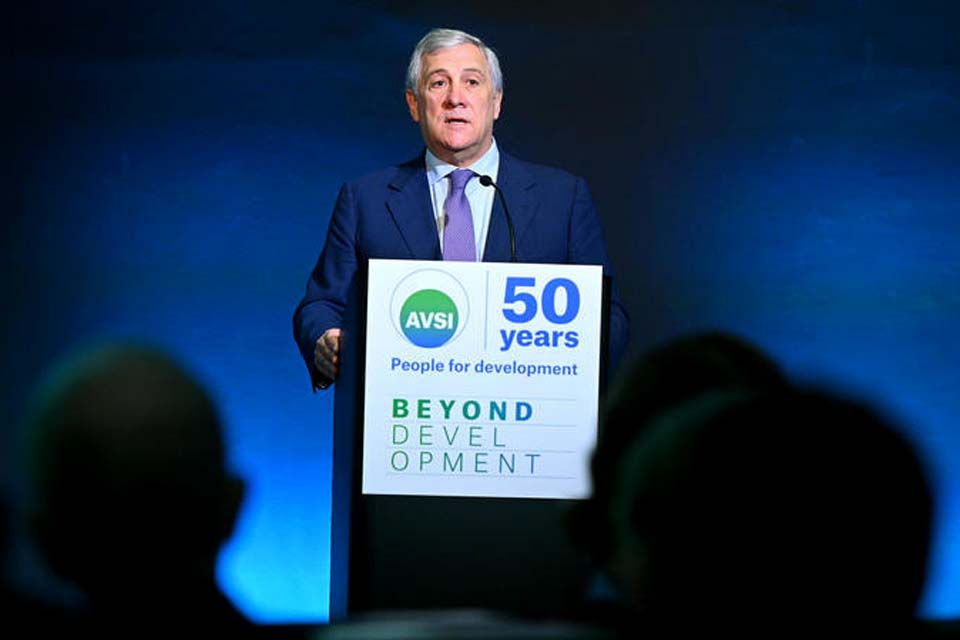 Novo ministro das Relações Exteriores da Itália, Antonio Tajani defende soberania da Ucrânia