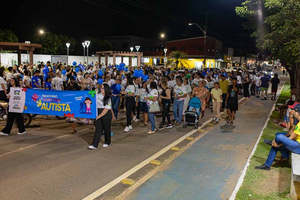 Caminhada marca o encerramento da campanha de conscientização sobre o Autismo em Jaru