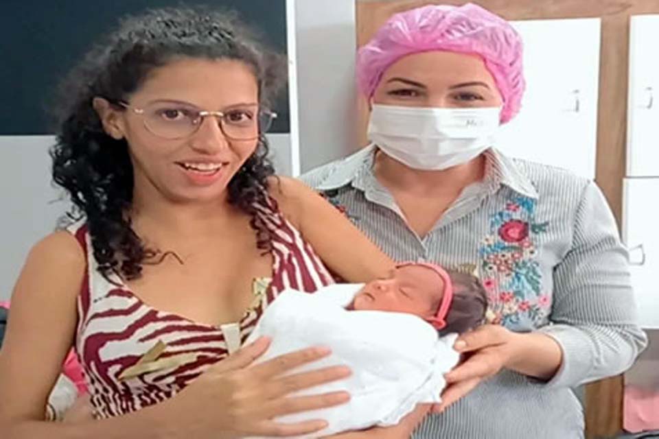 Voluntária se destaca com atendimento humanizado pós-parto em hospital público