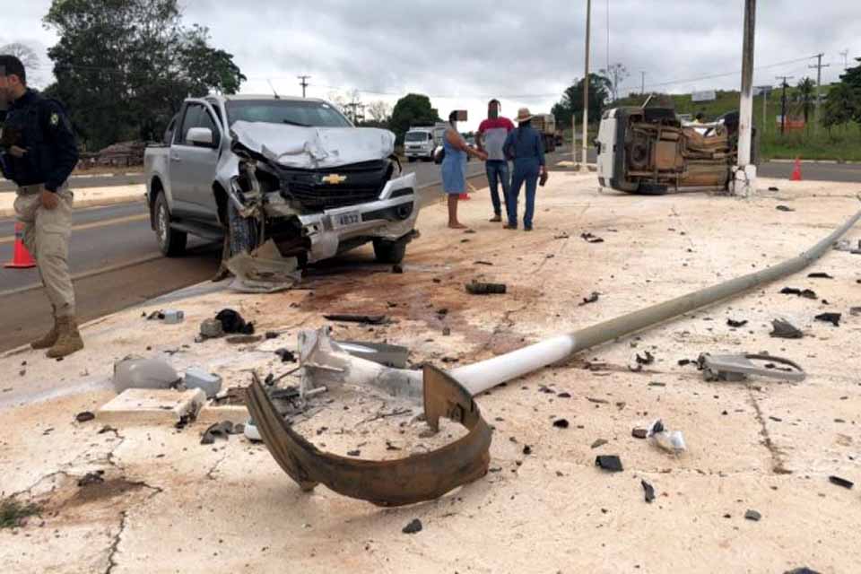 Grave Acidente no trevo da Cooaja na BR-364 deixa feridos