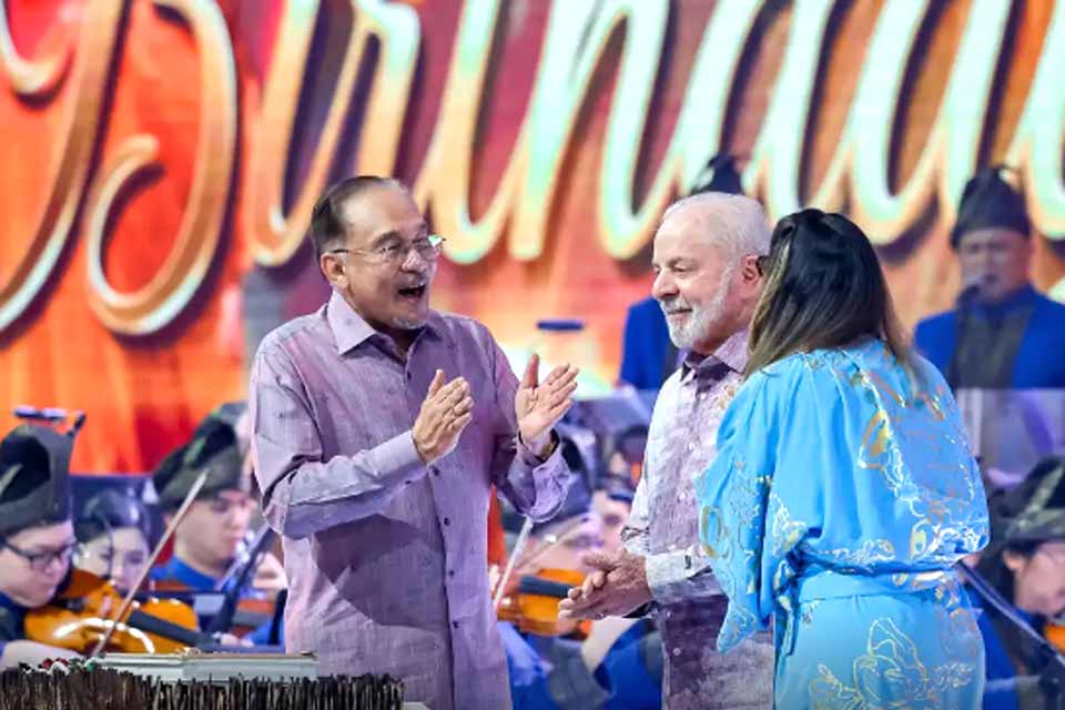 Lula completa 80 anos e se torna o primeiro octogenário no cargo