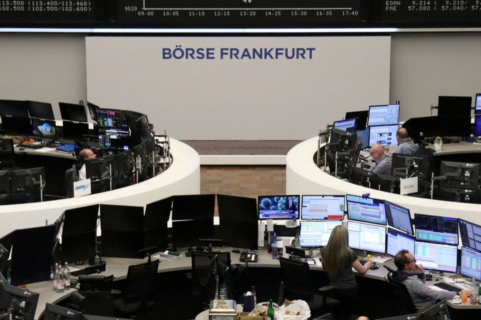 Bolsas europeias avançam no dia, mas têm pior trimestre em 18 anos