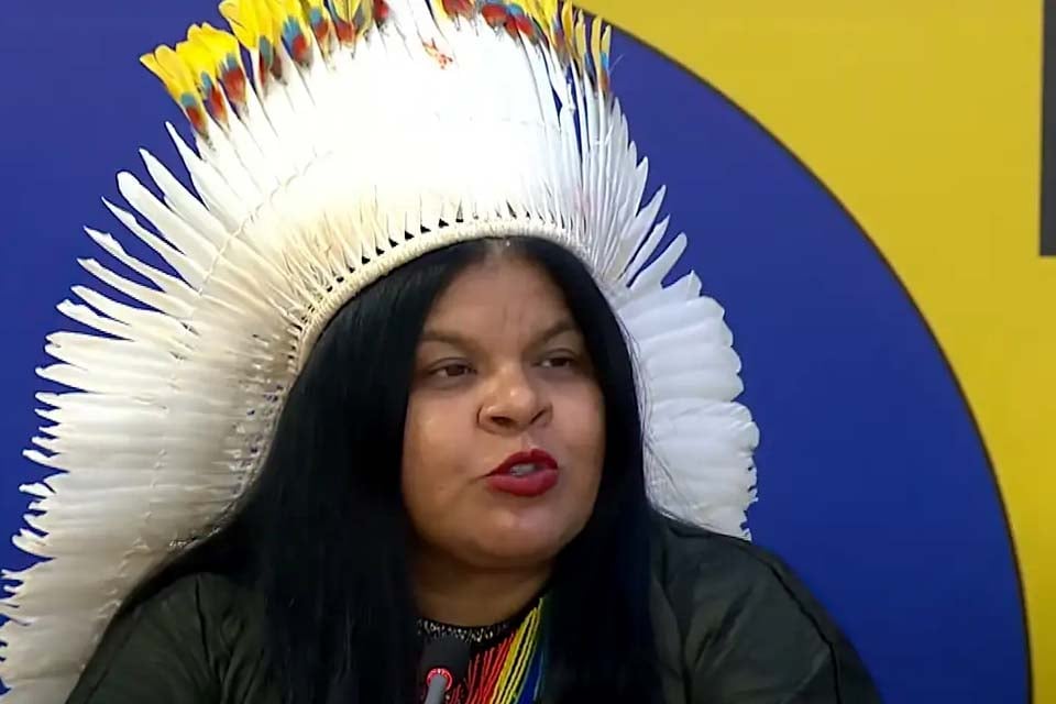 Uerj concede título de doutora honoris causa a Sonia Guajajara