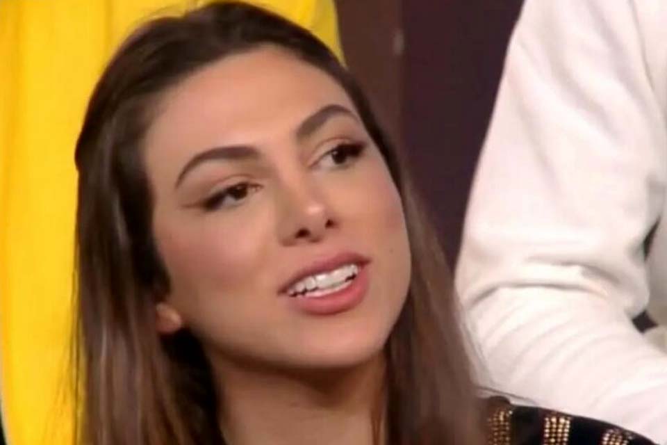 A Fazenda: Pétala Barreiros revela que recebeu informação externa no hotel