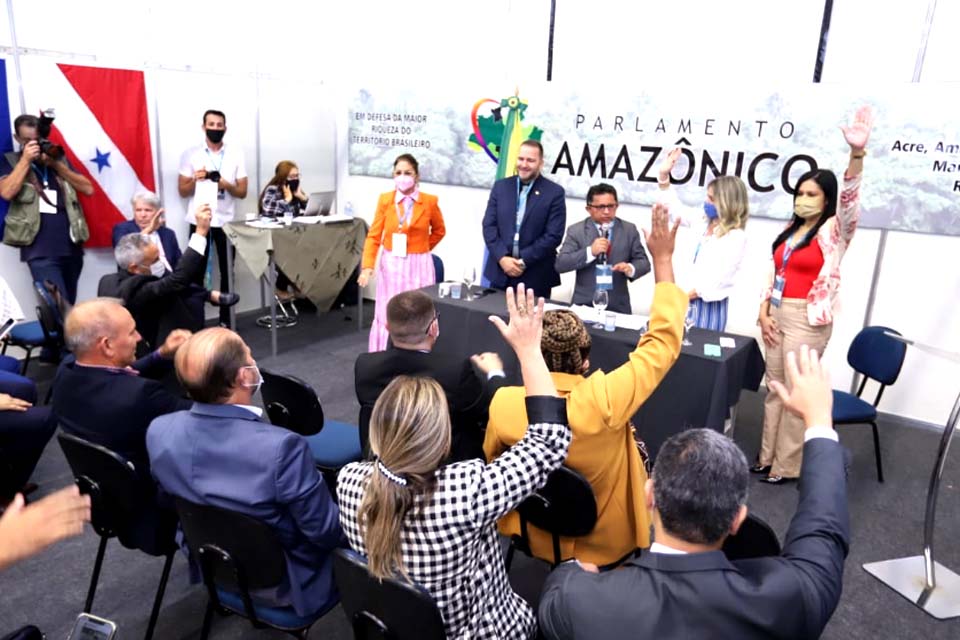 Deputados estaduais Rondônia participam da 24ª Conferência Nacional da Unale, em Campo Grande