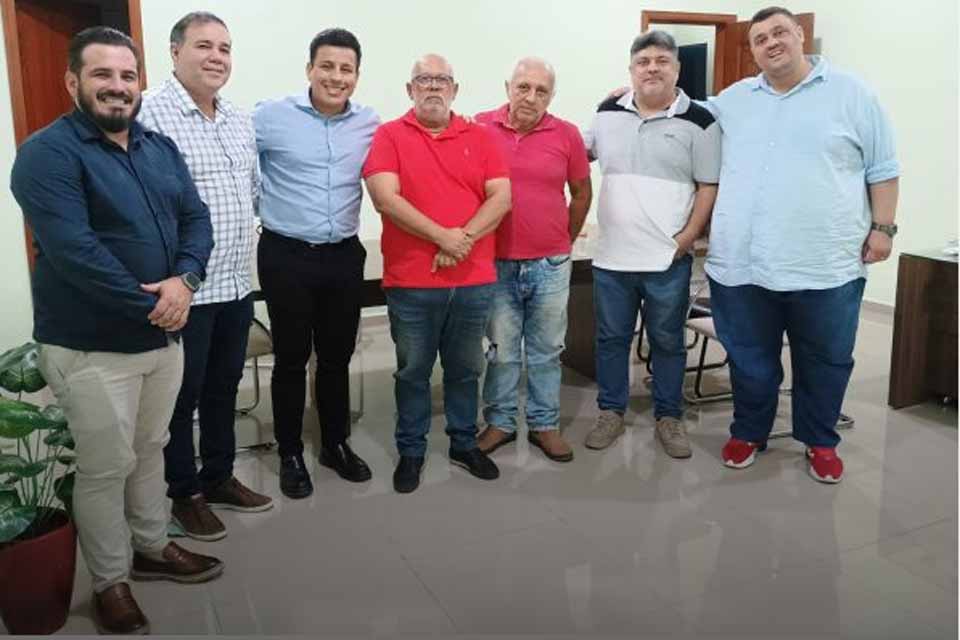 Prefeito de Cacoal Adailton Fúria e vereador de Porto Velho, Thiago Tezzari visitam o Sindafisco