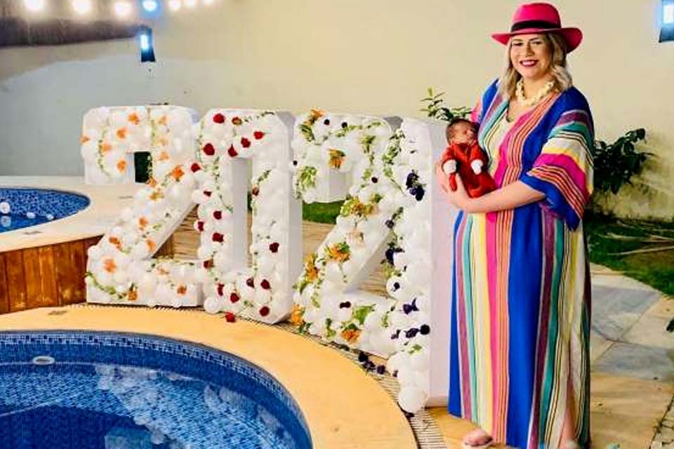 Marília Mendonça toma remédio pra secar leite:'Não pegou peito'