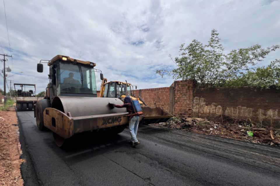 Prefeitura leva pavimentação para ruas Dr. Adelino e Xangri Lá, na zona Sul da capital