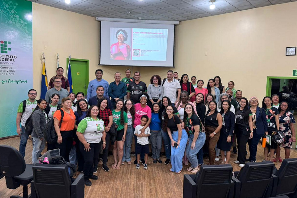 Deputada Sílvia Cristina encerra atividades do Outubro Rosa com mais de 4 mil presentes em palestras