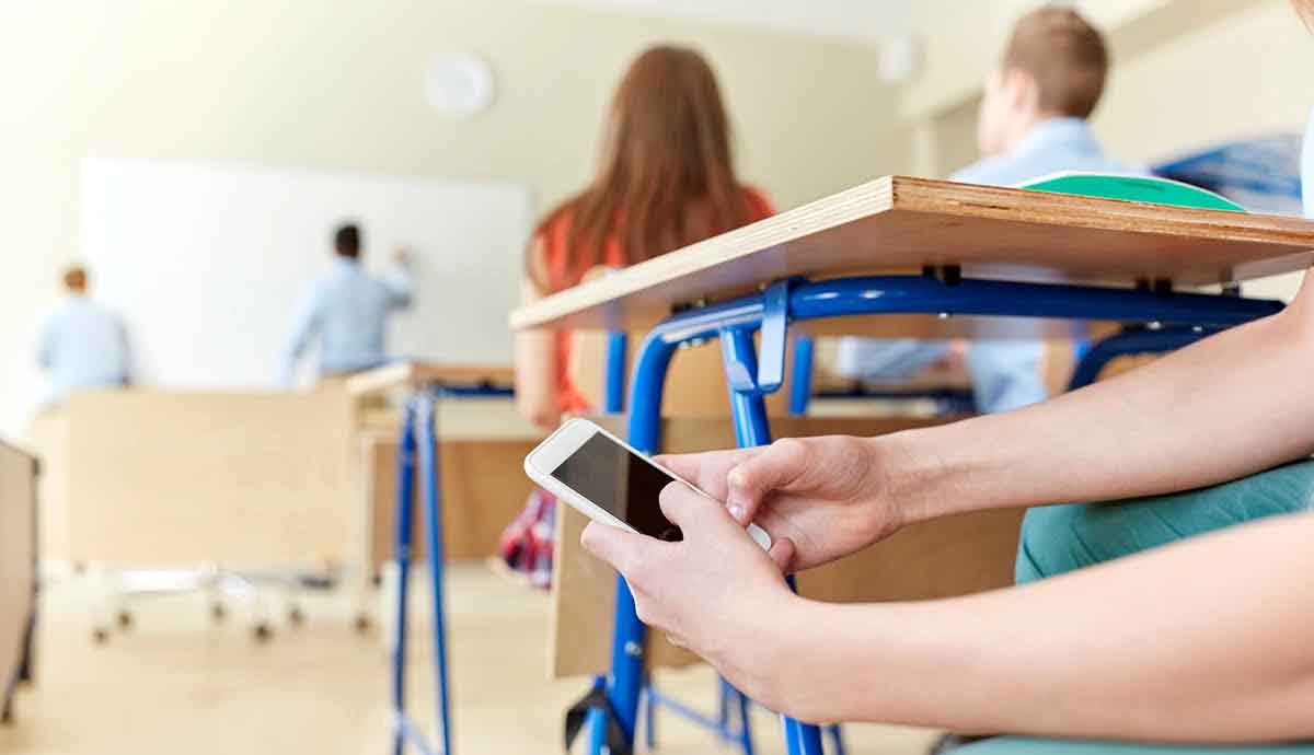 MPRO instaura procedimentos para fiscalizar a proibição do uso de celulares nas escolas de Porto Velho