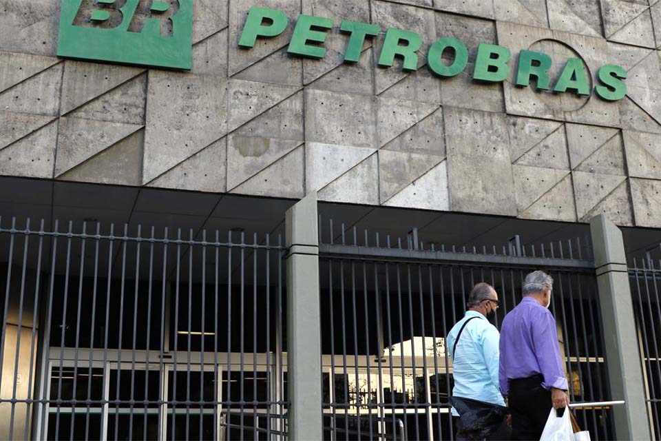 Petrobras vende participação em duas empresas de energia elétrica