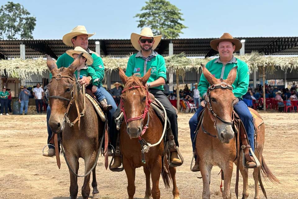 Pedro Fernandes participa da 3ª Cavalgada da AGROBEM em Campo Novo de Rondônia em prol do Hospital de Amor