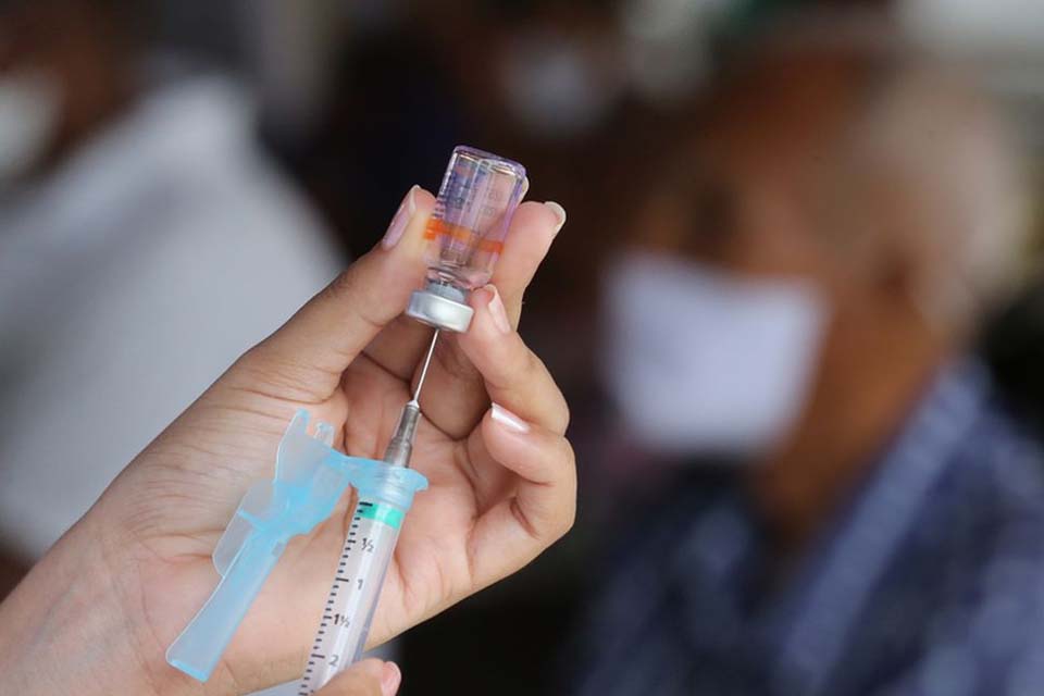 Coronavírus - Campanha confusa de vacinação preocupa a população
