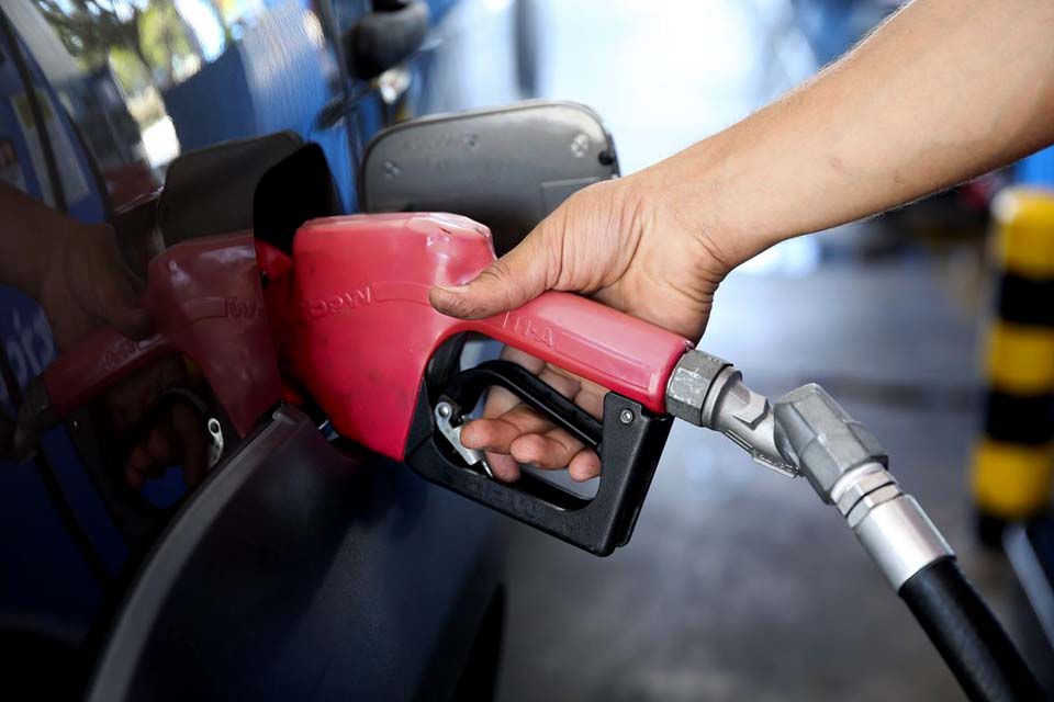 Procons iniciam mutirão para fiscalizar postos de combustíveis