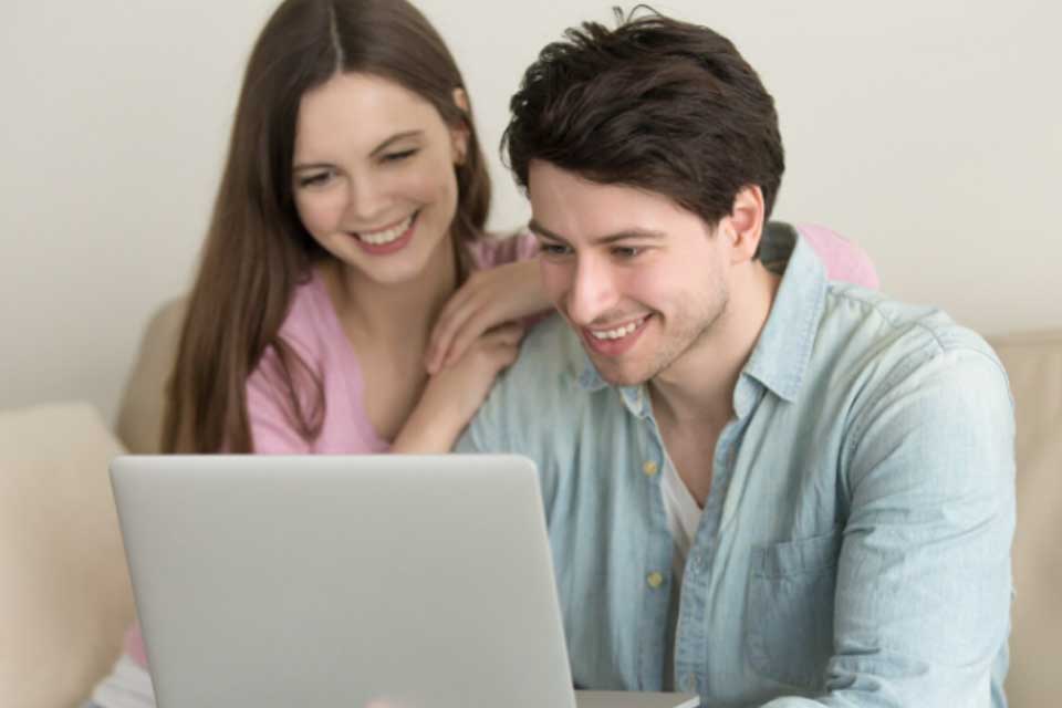 Aperte o play e escolha sua próxima aventura. Acesso gratuito a centenas de séries online