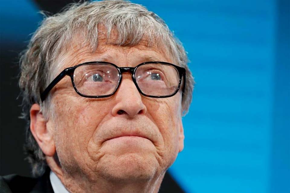 Executivos da Microsoft pediram para Bill Gates parar de enviar e-mails 'inapropriados' para funcionária, diz jornal