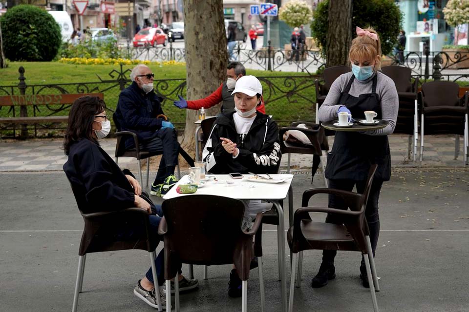 Espanha amplia relaxamento e quer volta de turistas em julho