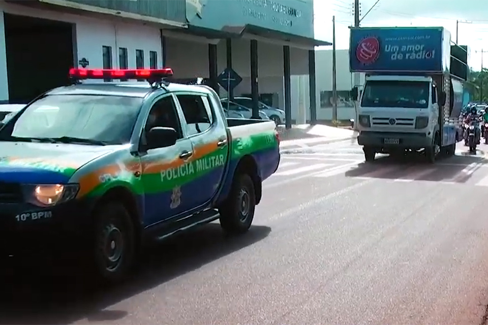 Coronavírus em Rondônia: em Rolim, o contraste entre carreata com escolta policial e pedido de socorro por médicos obstetras e ginecologistas