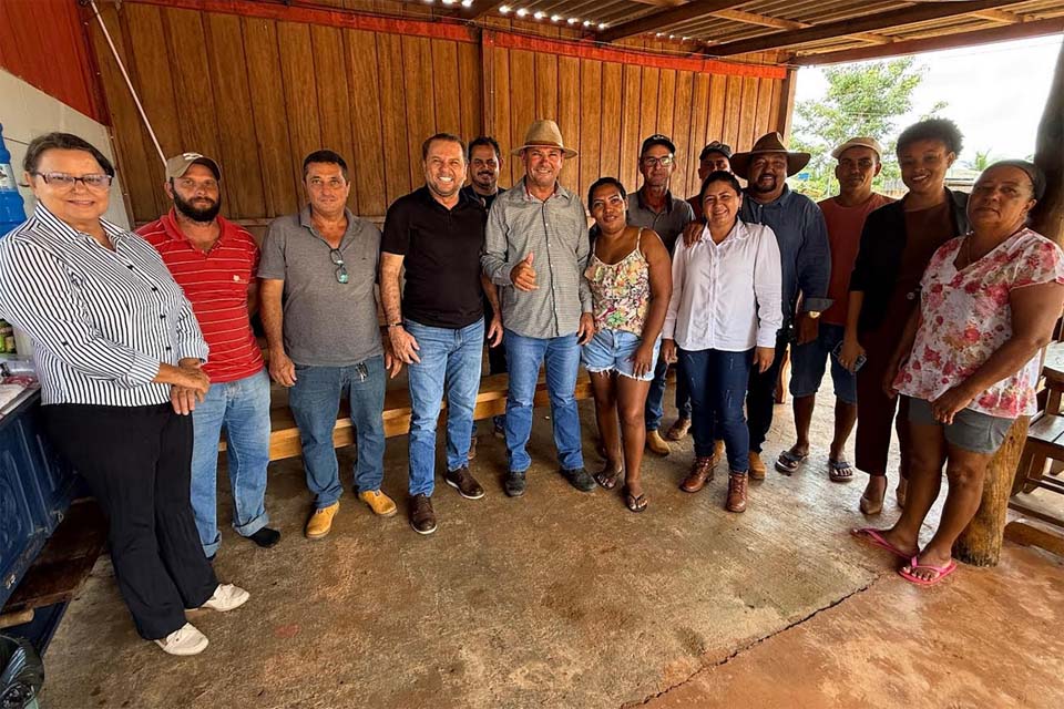 Deputado Cirone Deiró assegura recursos para escola do distrito de Samuel em Candeias 