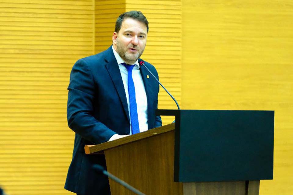 Deputado Alex Redano manifesta preocupação quanto a segurança em escolas públicas