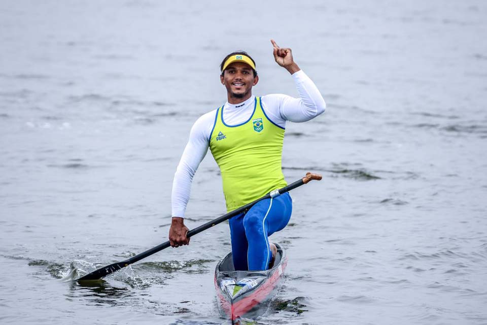 Isaquias Queiroz chega à final do Mundial de canoagem de velocidade