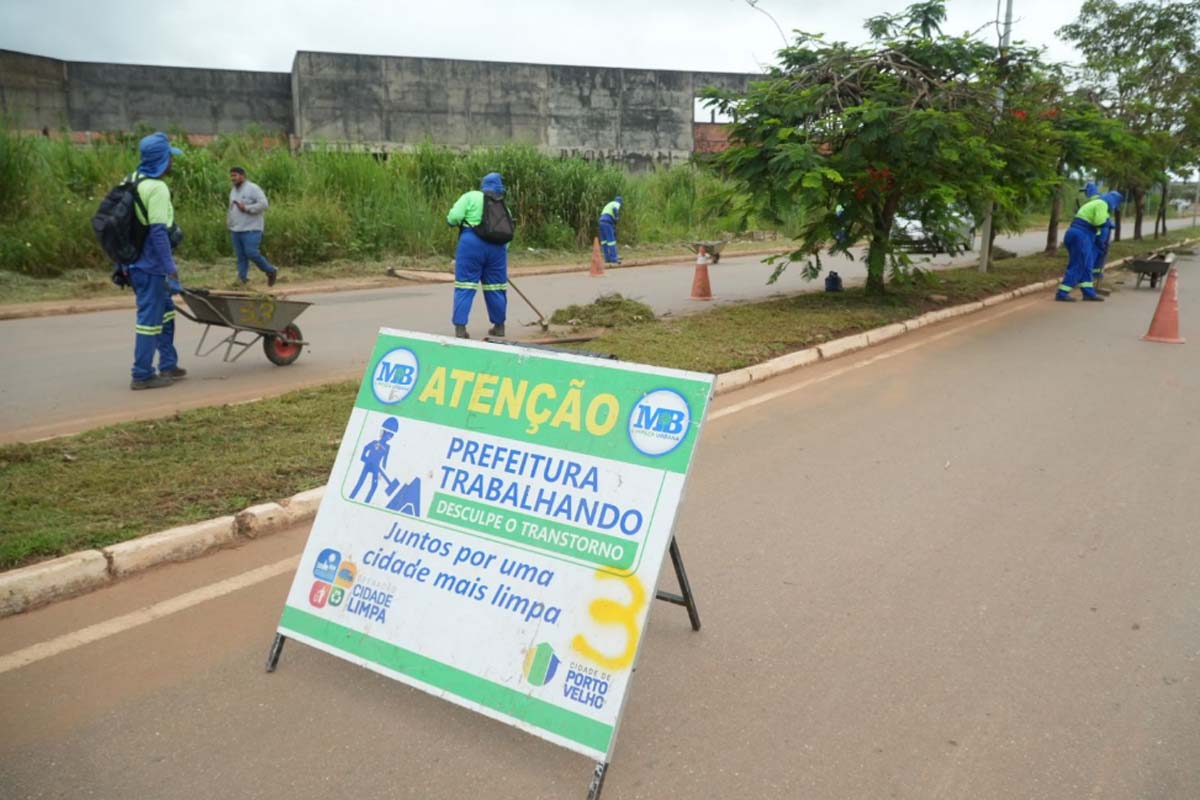 Mais de 680 mil metros de roçagem transformam a Zona Leste  Agência de Notícias