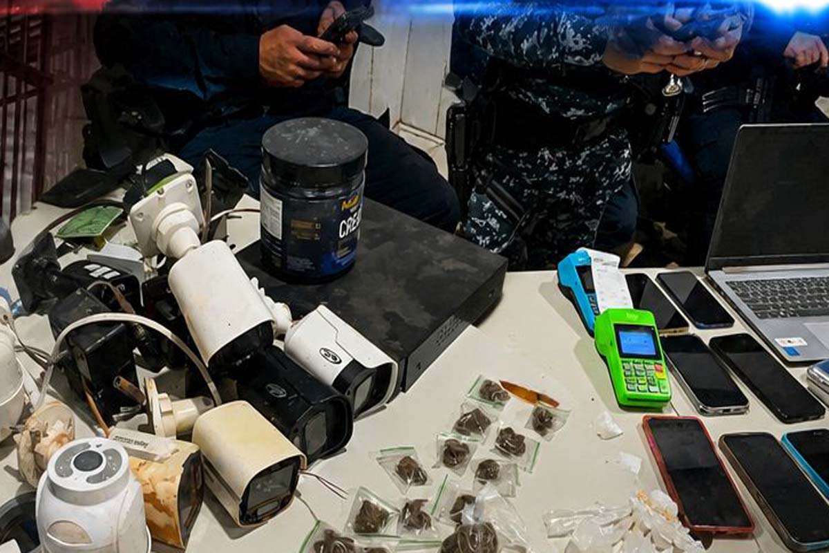 Bando é preso com drogas em boca de fumo no Planalto