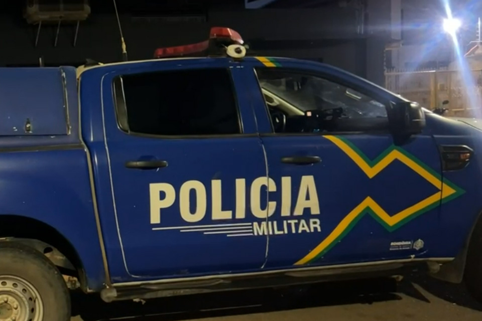 Clientes se desentendem e trocam tiros em frente a casa noturna no centro