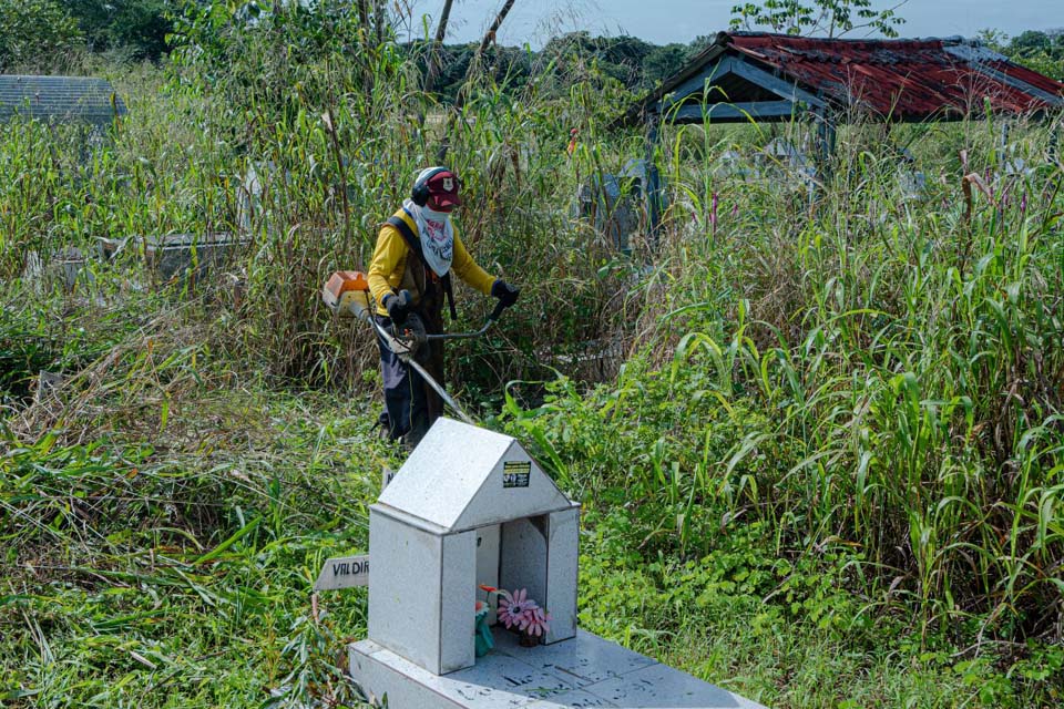 Prefeitura reforça mutirões de limpeza no Cemitério Santo Antônio durante período chuvoso