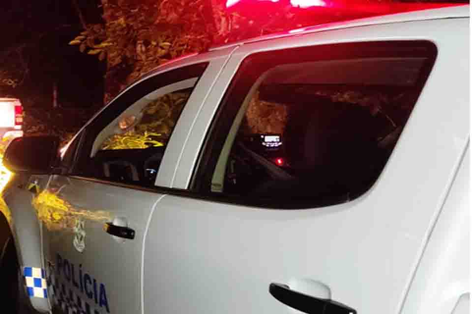 Homem é morto com golpes de faca e pauladas por dupla