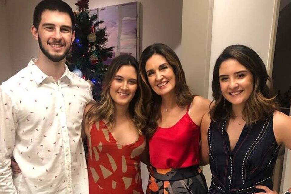 Fátima Bernardes revela que pensou em trocar de profissão após ter se tornado mãe