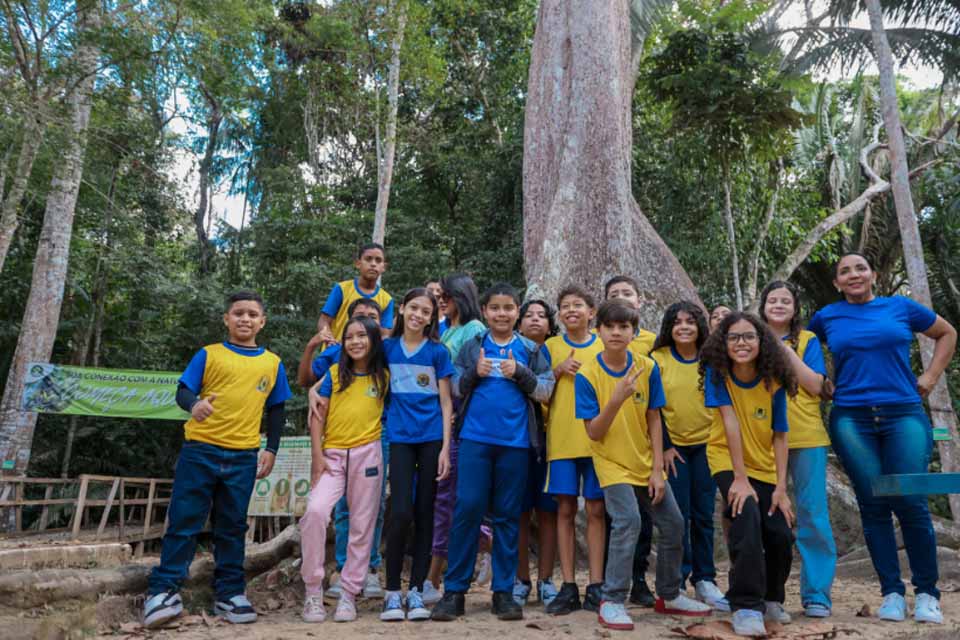 Alunos da Escola Municipal Nações Unidas visitam Parque Natural em Porto Velho
