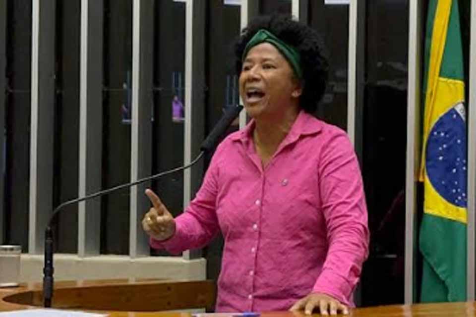 Sílvia Cristina alerta para injustiça com professores do ex-território e pede ação do Ministério da Gestão e do TCU