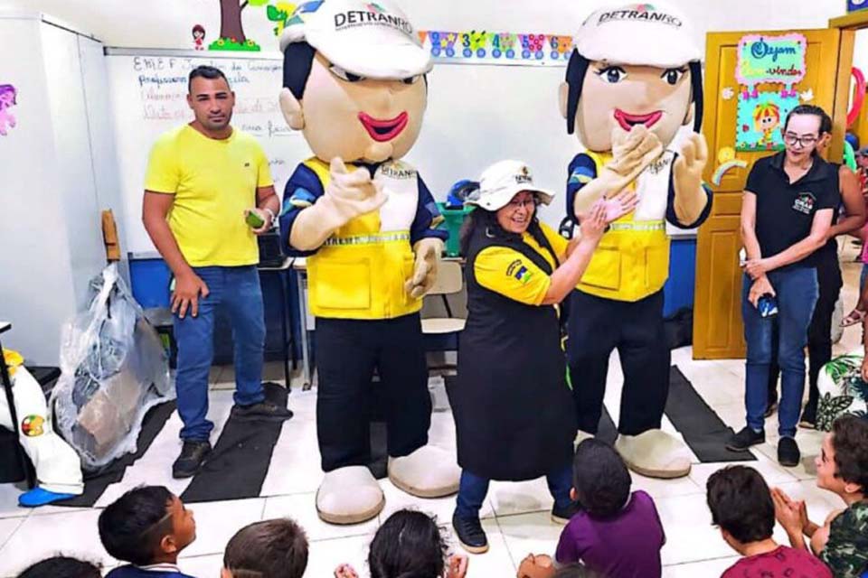 Detran promove ação educativa em parceria com escola e associações de Porto Velho