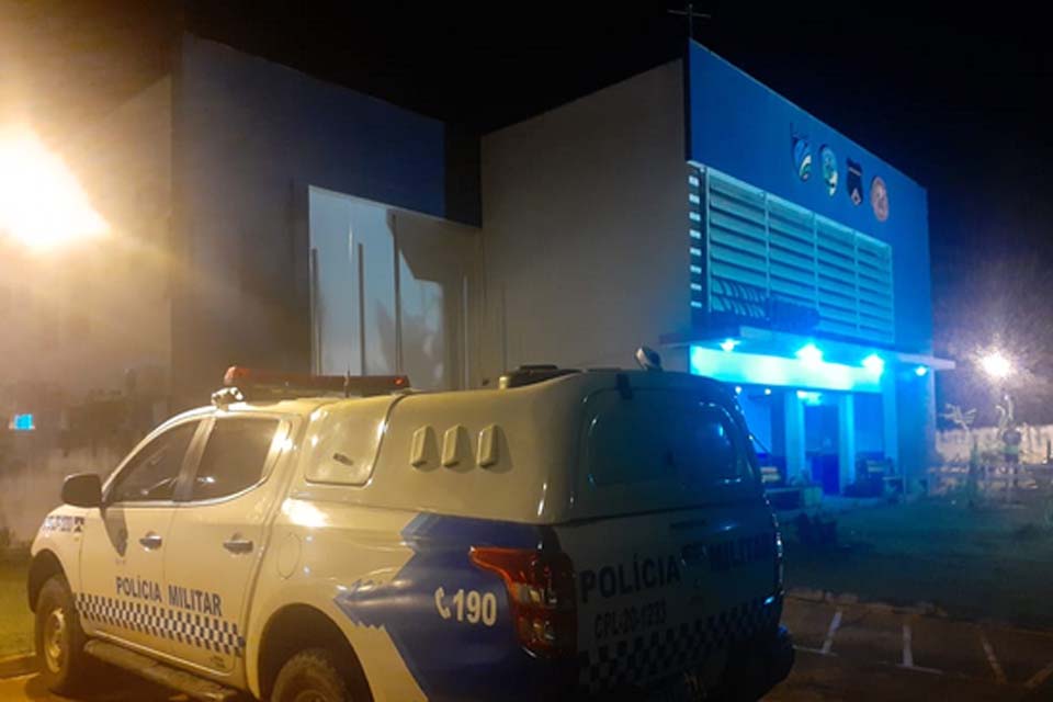 Mulher é esfaqueada pelo ex-namorado após discussão por ciúmes 