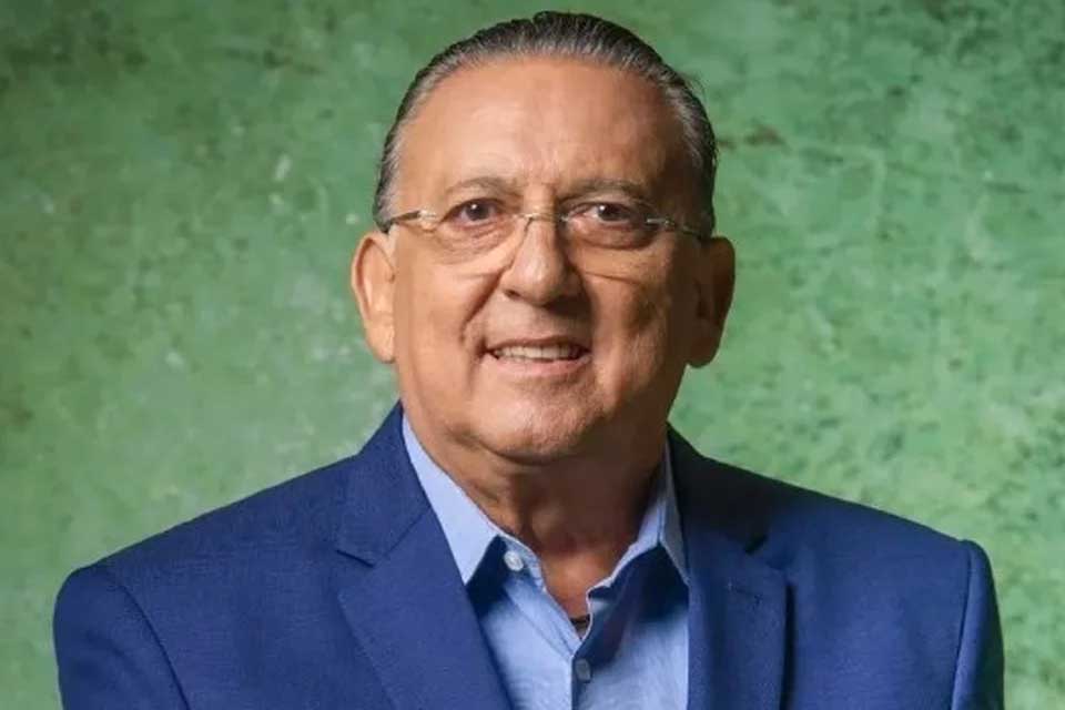 Galvão Bueno deixa hospital após pneumonia  e agradece apoio: “Estou muito bem”