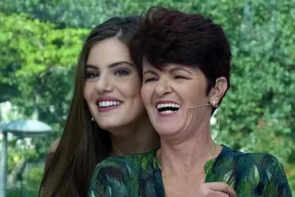 Após revelar profissão da mãe, Camila Queiroz rebate críticas: “Narrativa foi montada com frases fora de contexto”