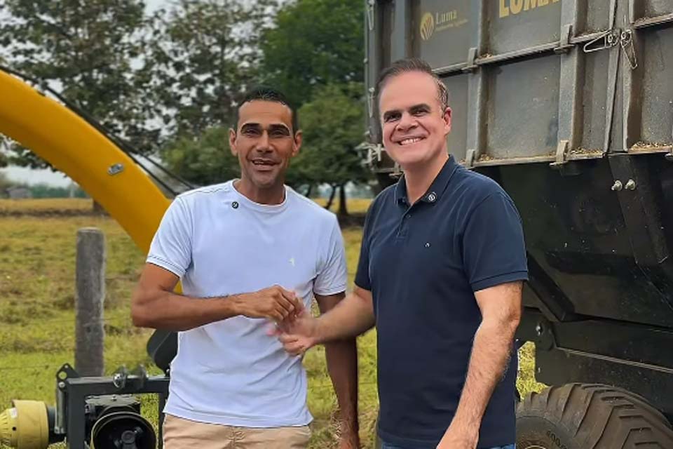 Deputado Alan Queiroz entrega equipamentos agrícolas no valor de R$ 213 mil em Jaru