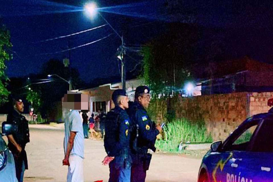 Jovem é alvejado com tiro ao tentar separar briga de casal