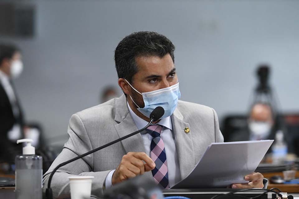 Na CPI da Covid-19, Marcos Rogério diz que bancada feminina quer “dar peia” em Jair Bolsonaro