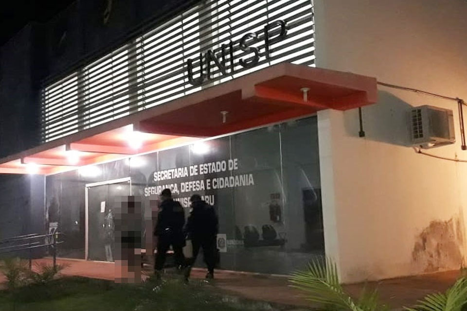 Vítima reage a assalto, derruba ladrão que se atrapalha e acaba preso