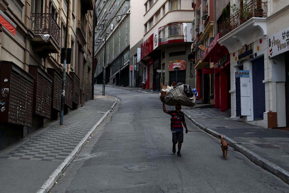 Taxa de isolamento em São Paulo chega a 51% no sábado