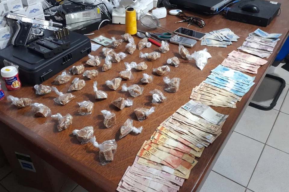  Denarc prende irmãos do tráfico com drogas na zona leste